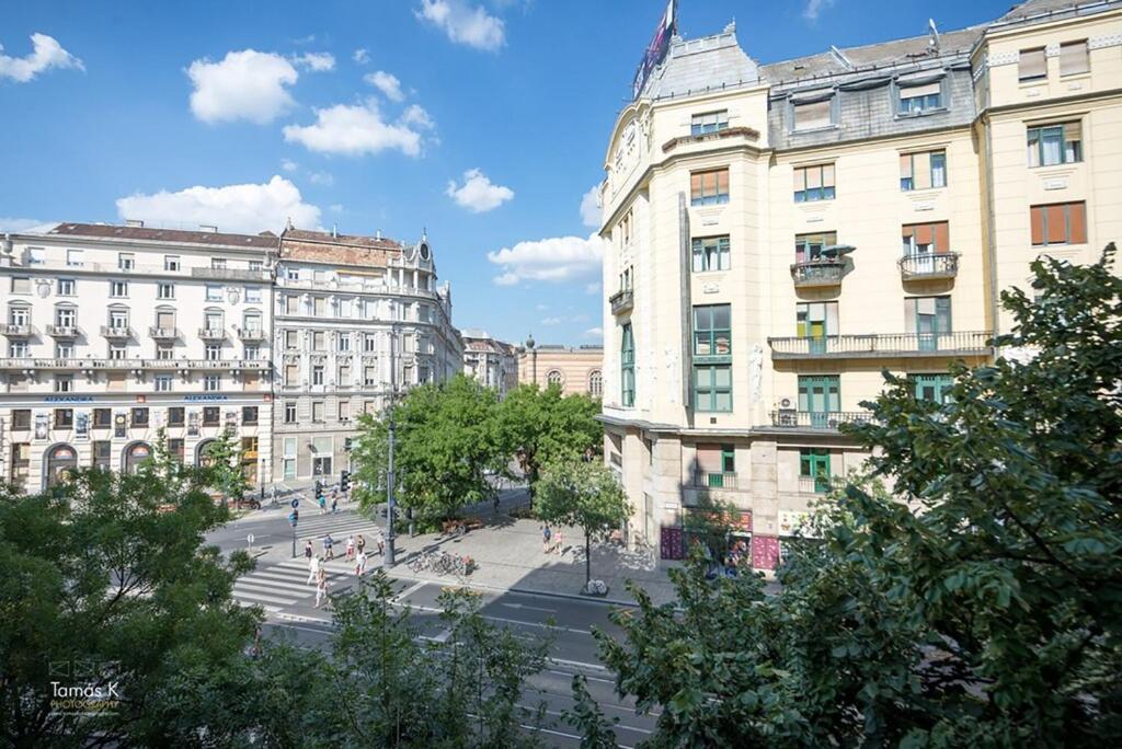 Bpr The Golden Astoria With Balcony And A/C Apartman Budapest Kültér fotó